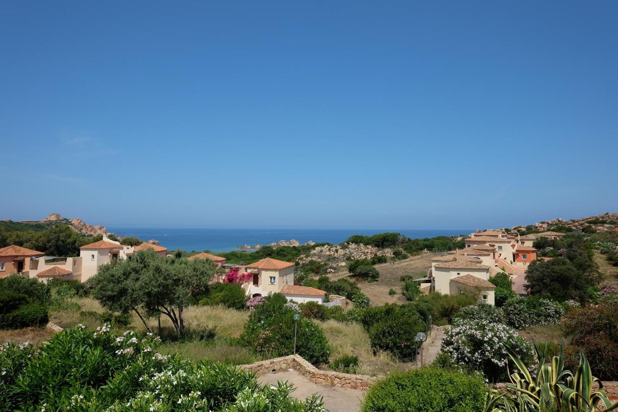 Calarossa Sardinia Apartments Isola Rossa Eksteriør billede