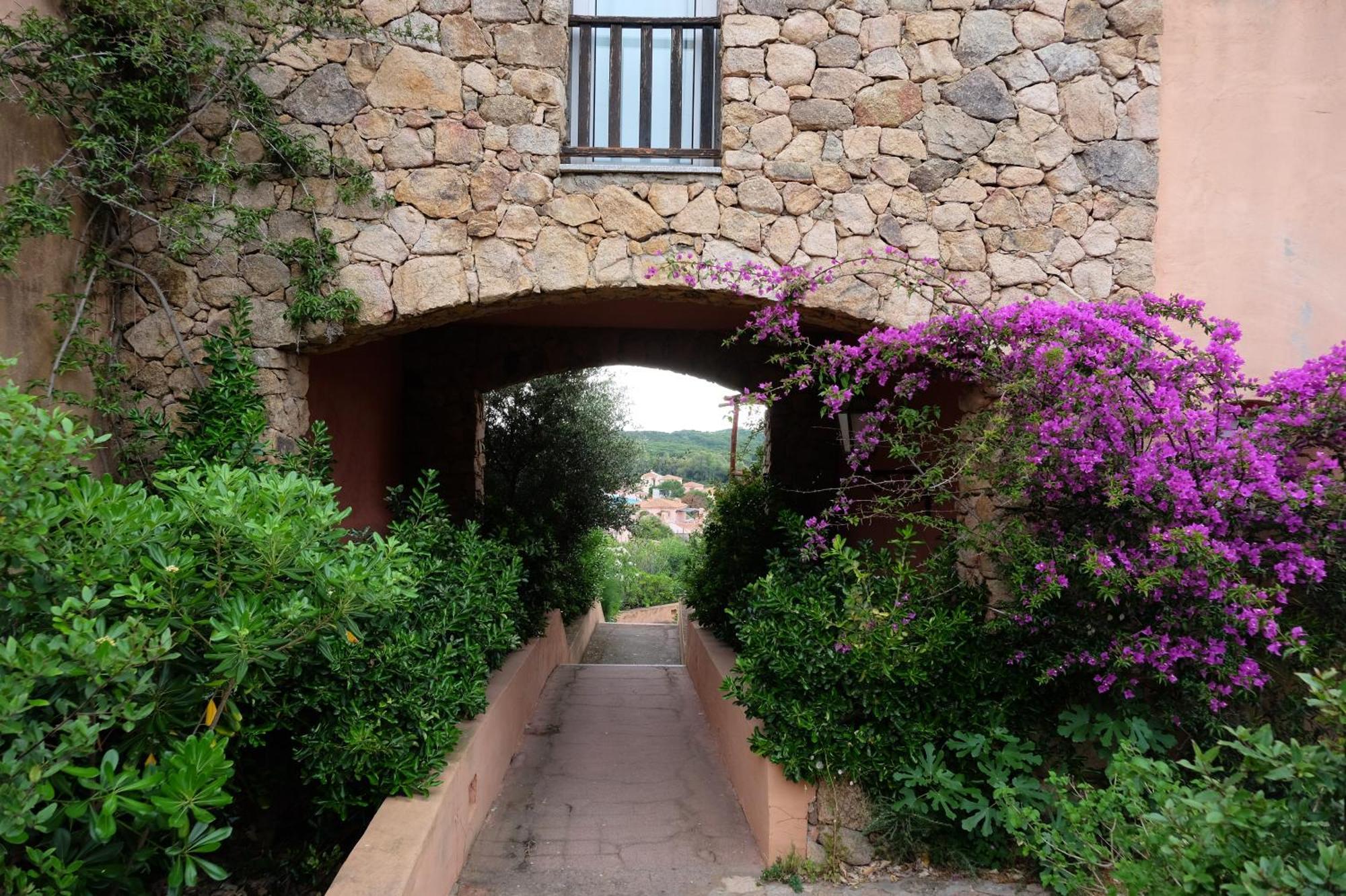 Calarossa Sardinia Apartments Isola Rossa Eksteriør billede