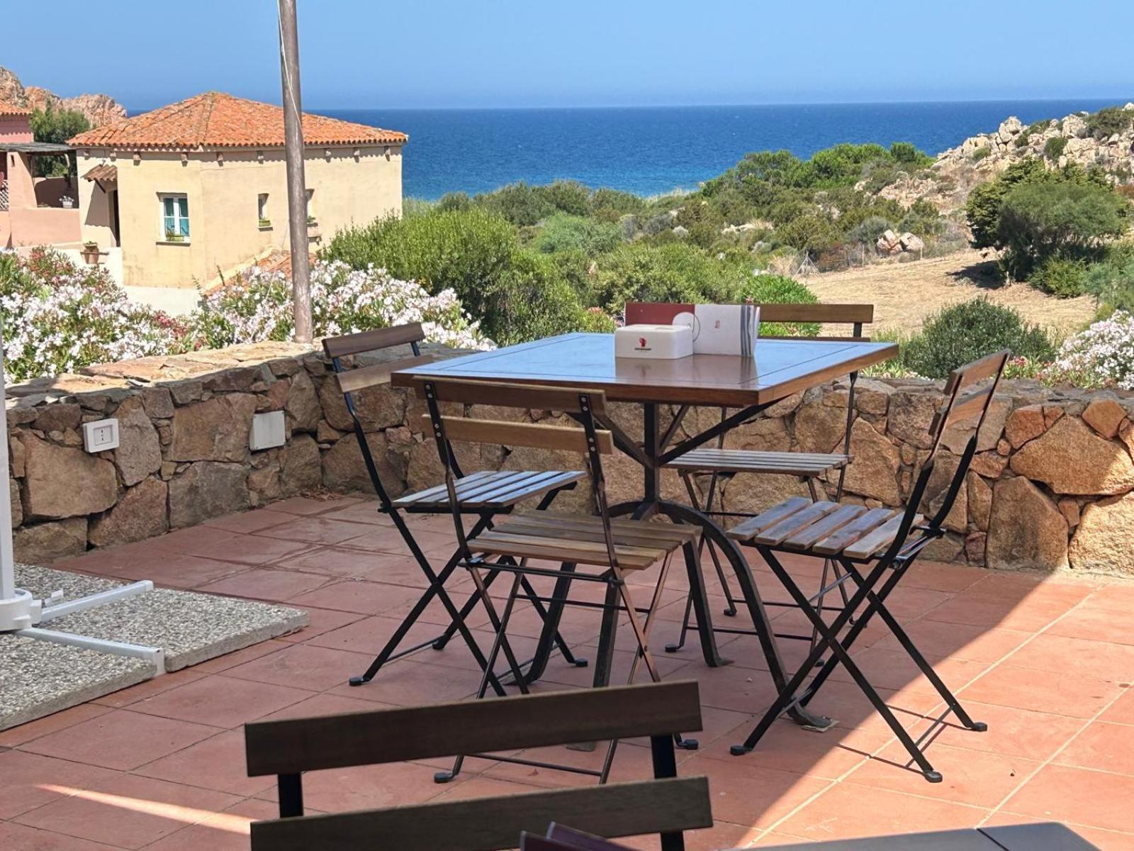 Calarossa Sardinia Apartments Isola Rossa Eksteriør billede
